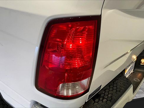 Used 2020 RAM 1500 Classic SLT AWD/4WD image 23