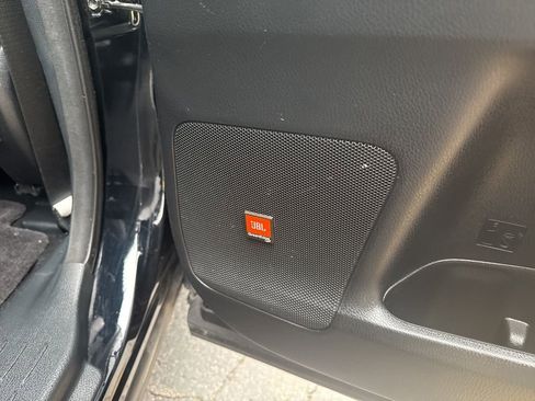 Used 2016 Toyota Highlander Limited image 34