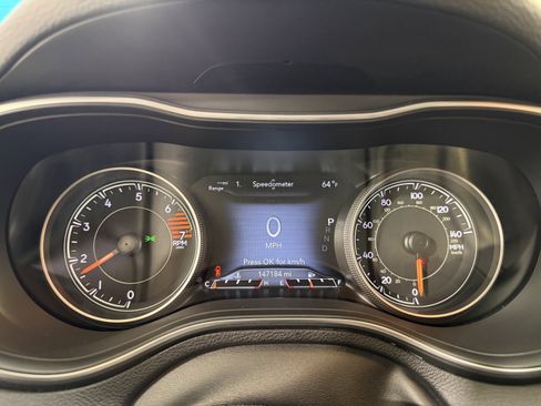 Used 2020 Jeep Cherokee Limited image 16