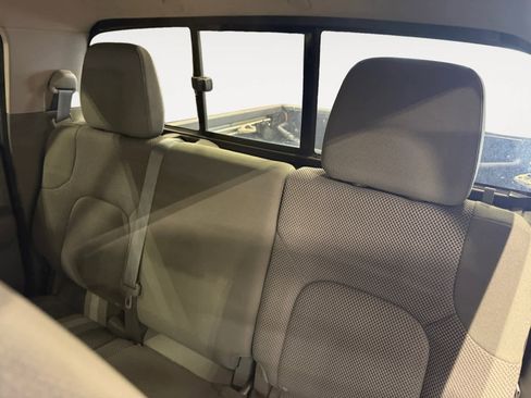 Used 2020 Nissan Frontier SV w/ Midnight Edition Floor Mats image 14