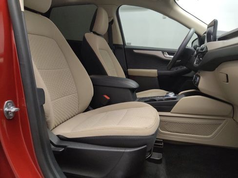 Used 2020 Ford Escape SE image 21