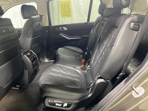 Used 2025 BMW X7 xDrive40i w/ Climate Comfort Package image 21