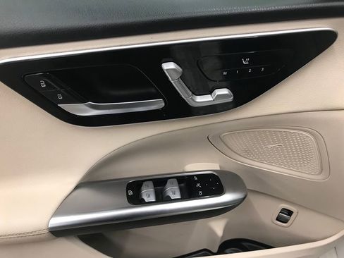 Used 2023 Mercedes-Benz C 300 4MATIC Sedan image 10