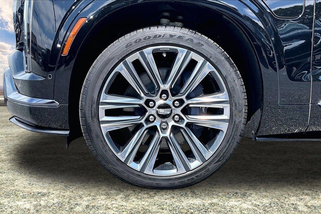 Certified 2026 Cadillac Vistiq Sport w/ LPO, Floor Liner Package AWD/4WD image 34