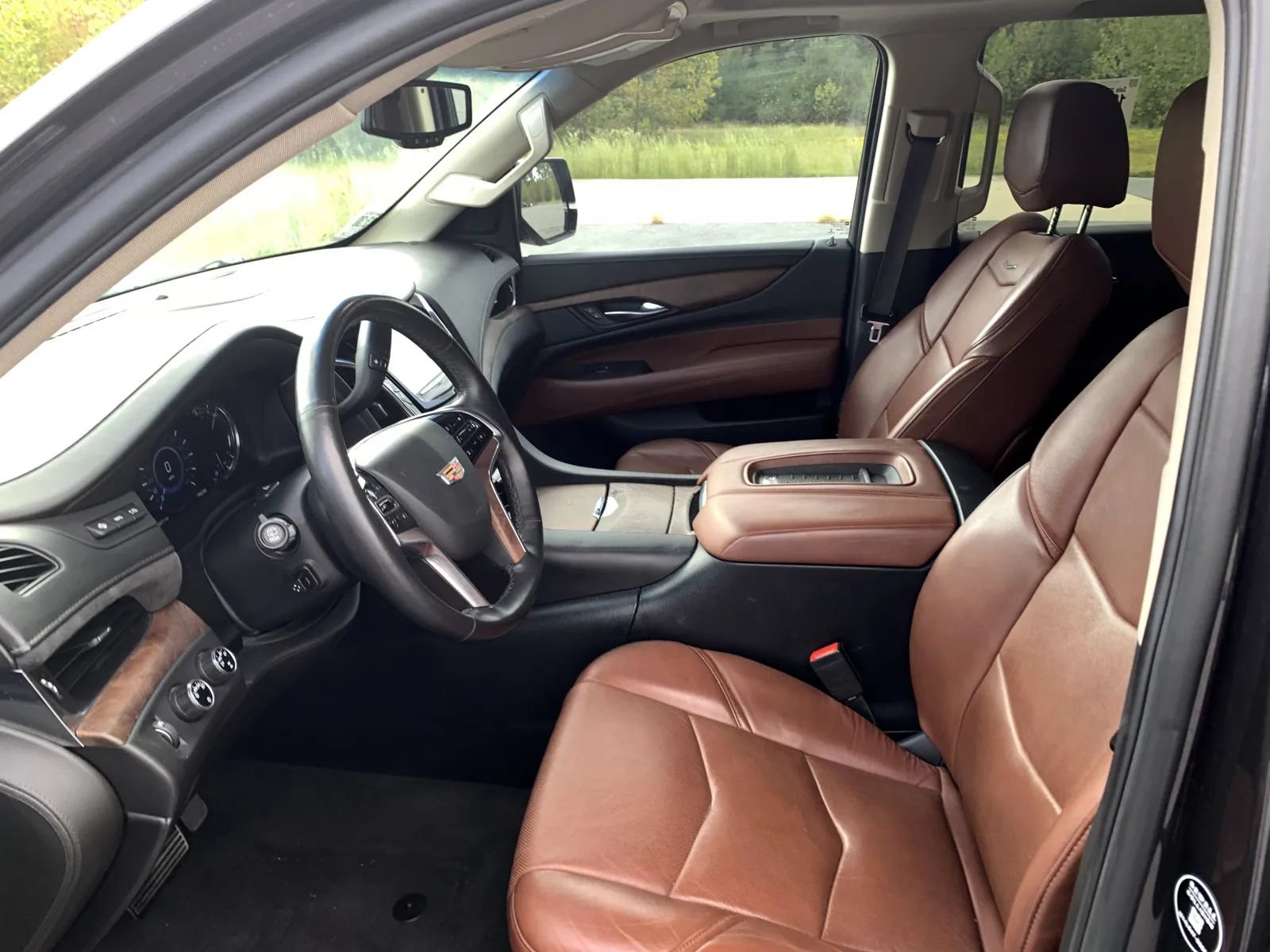 Used 2016 Cadillac Escalade Premium AWD/4WD image 24