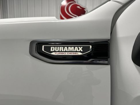 Used 2023 GMC Sierra 1500 AT4 w/ Technology Package AWD/4WD image 12
