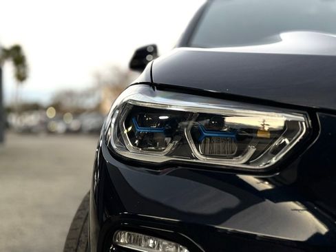 Used 2020 BMW X5 M50i w/ Premium Package image 12