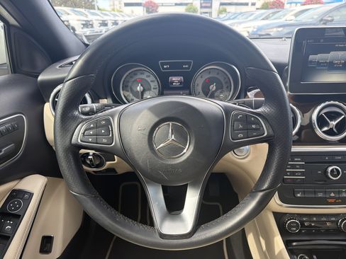 Used 2016 Mercedes-Benz GLA 250 image 18