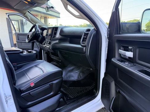 Used 2019 RAM 2500 Tradesman w/ Chrome Appearance Group AWD/4WD image 9