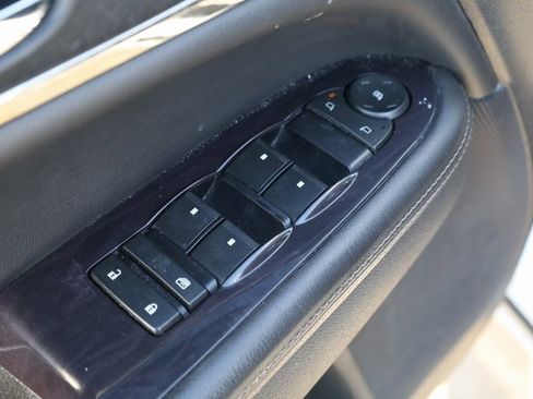 Used 2017 Buick Enclave Leather image 12