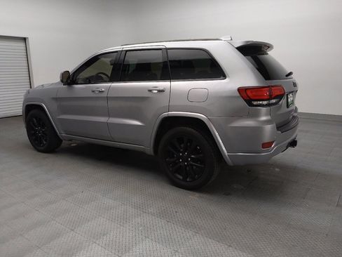 Used 2019 Jeep Grand Cherokee Altitude RWD image 3