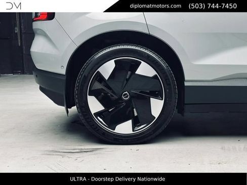 Used 2025 Volvo EX30 Ultra AWD/4WD image 39