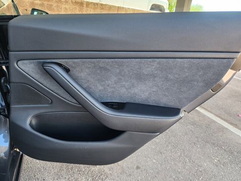 Used 2018 Tesla Model 3 Long Range RWD image 61