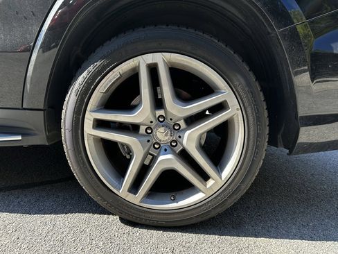 Used 2013 Mercedes-Benz GL 550 4MATIC image 18