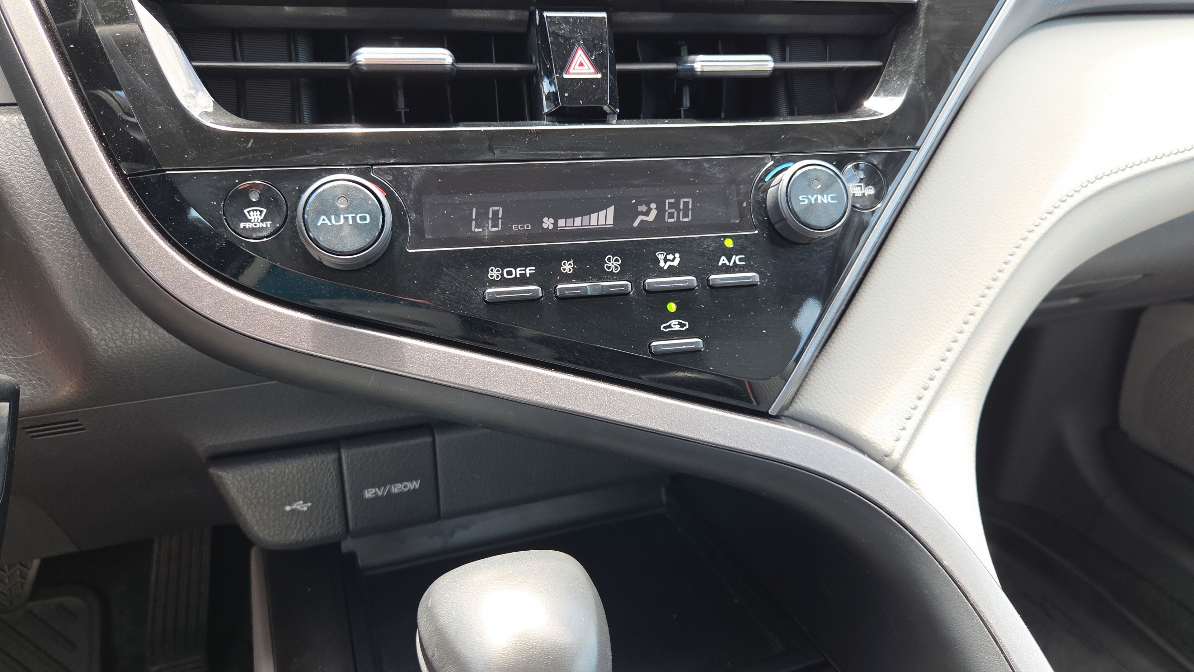 Used 2024 Toyota Camry SE FWD image 21