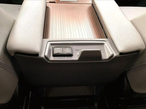 Certified 2024 Toyota Sienna XLE image 11