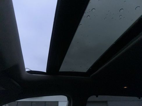 Used 2021 Nissan Rogue SV w/ Premium Package image 11