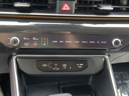 Used 2025 Kia Carnival SX Prestige FWD image 23