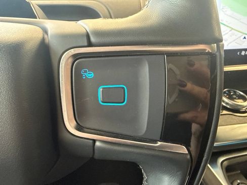 Used 2025 Ford Expedition Tremor AWD/4WD image 18