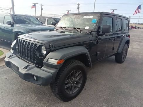 Used 2024 Jeep Wrangler Unlimited Sport AWD/4WD image 2