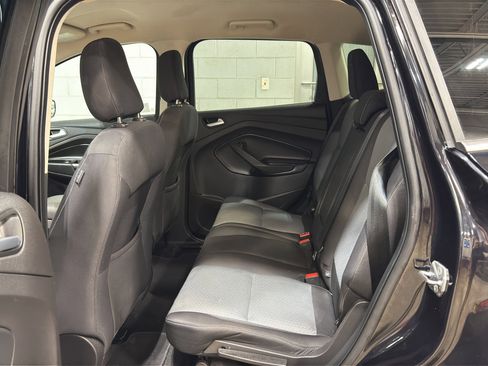 Used 2019 Ford Escape SE image 32