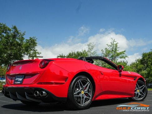 Used 2015 Ferrari California T image 64
