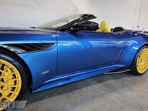 Used 2023 Aston Martin DBS Superleggera Volante image 9