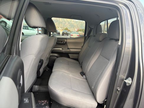 Used 2020 Toyota Tacoma SR5 RWD image 25