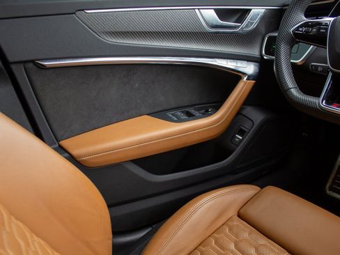 Used 2024 Audi RS 6 performance image 19