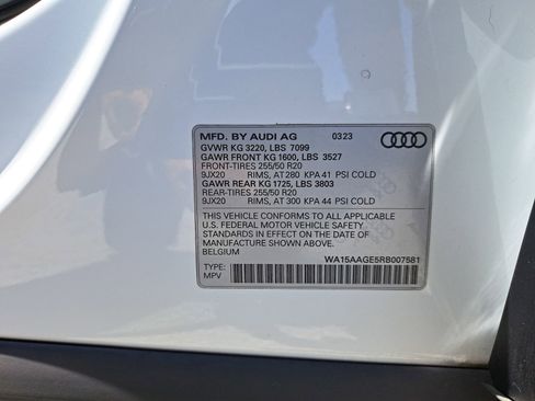 Used 2024 Audi Q8 e-tron Premium Plus w/ Premium Plus Package AWD/4WD image 11
