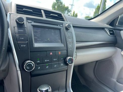 Used 2016 Toyota Camry LE FWD image 13