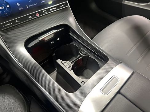 Used 2025 Mercedes-Benz C 300 4MATIC Sedan image 25