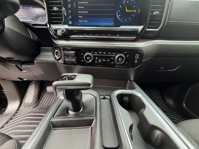 Used 2024 Chevrolet Silverado 1500 LT AWD/4WD image 12