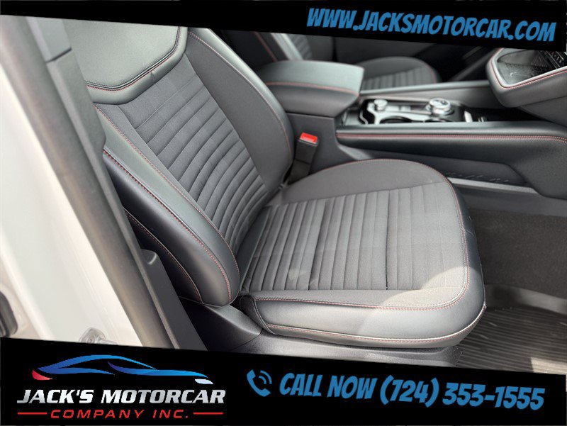 Used 2025 Ford Explorer ST-Line w/ ST-Line Street Pack AWD/4WD image 33