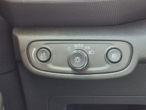 Used 2022 Chevrolet TrailBlazer RS w/ Technology Package image 22