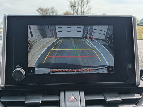 Used 2025 Toyota RAV4 XLE image 22