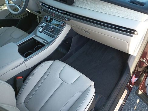 Used 2024 Hyundai Palisade Calligraphy image 19