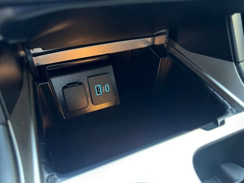 Used 2024 Ford Explorer XLT image 22