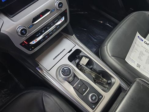 Used 2023 Ford Explorer XLT w/ Equipment Group 202A image 27