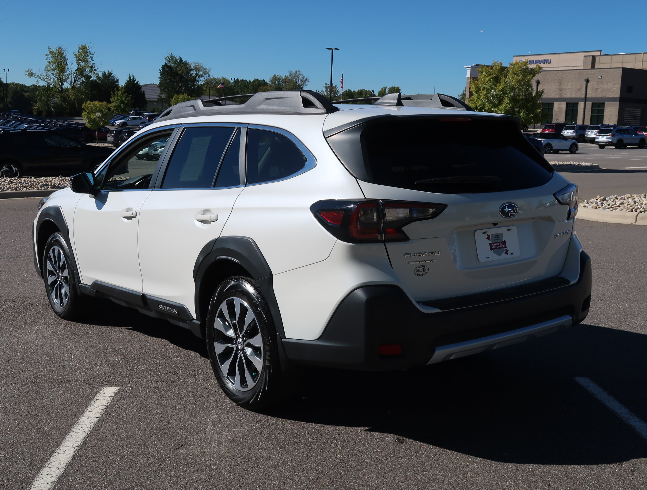 Used 2023 Subaru Outback Limited AWD/4WD image 6