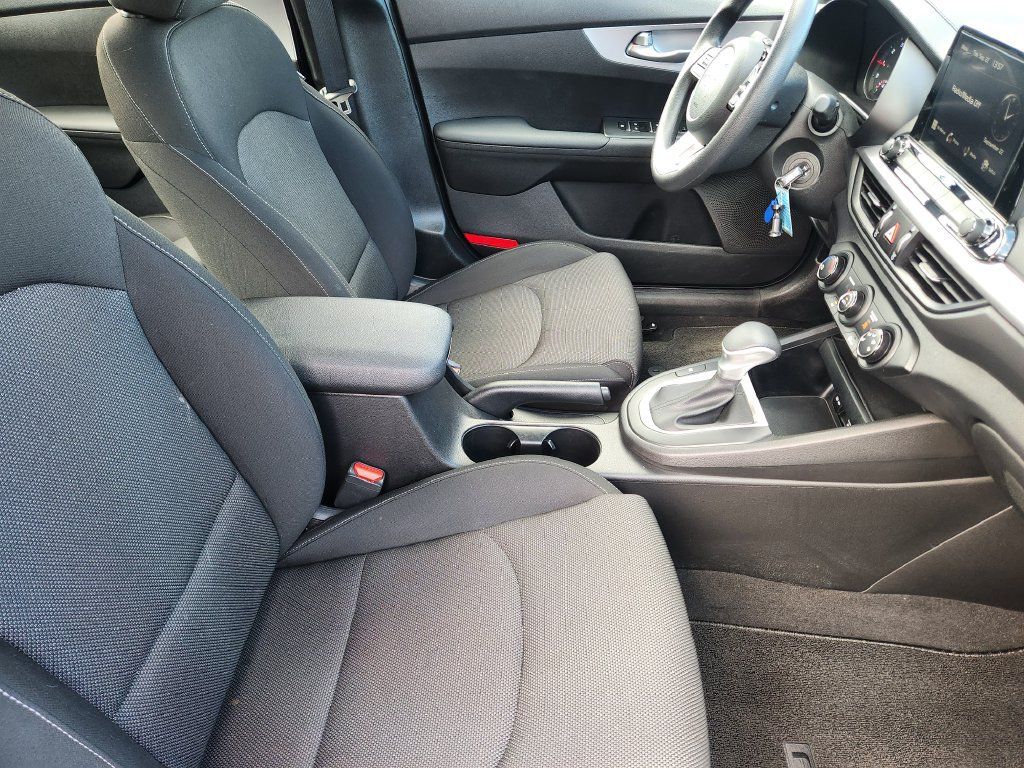 Used 2024 Kia Forte LXS FWD image 13