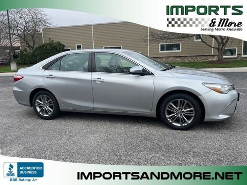 Used 2015 Toyota Camry SE image 1