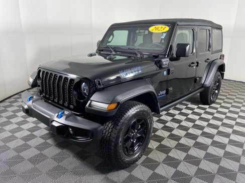 Used 2023 Jeep Wrangler Unlimited w/ Cold Weather Group AWD/4WD image 10