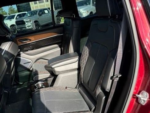 Used 2023 Jeep Grand Cherokee L Summit AWD/4WD image 8