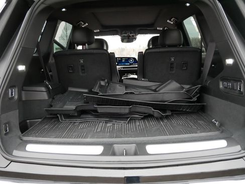 Certified 2026 Cadillac Vistiq Sport w/ LPO, Floor Liner Package image 18