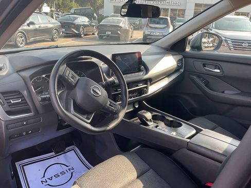 Used 2025 Nissan Rogue SV FWD image 10