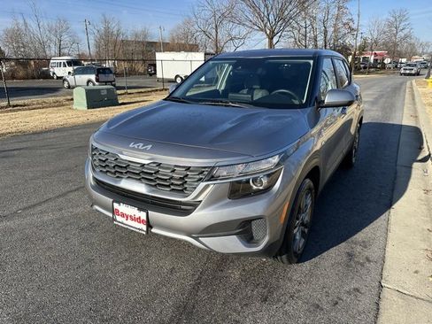 Certified 2022 Kia Seltos LX image 6