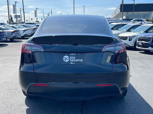Used 2023 Tesla Model Y Long Range AWD/4WD image 8