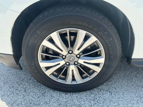 Used 2018 Nissan Pathfinder SV FWD image 17