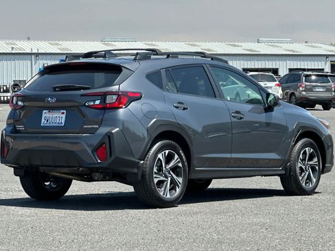 Used 2025 Subaru Crosstrek 2.5i Premium AWD/4WD image 3